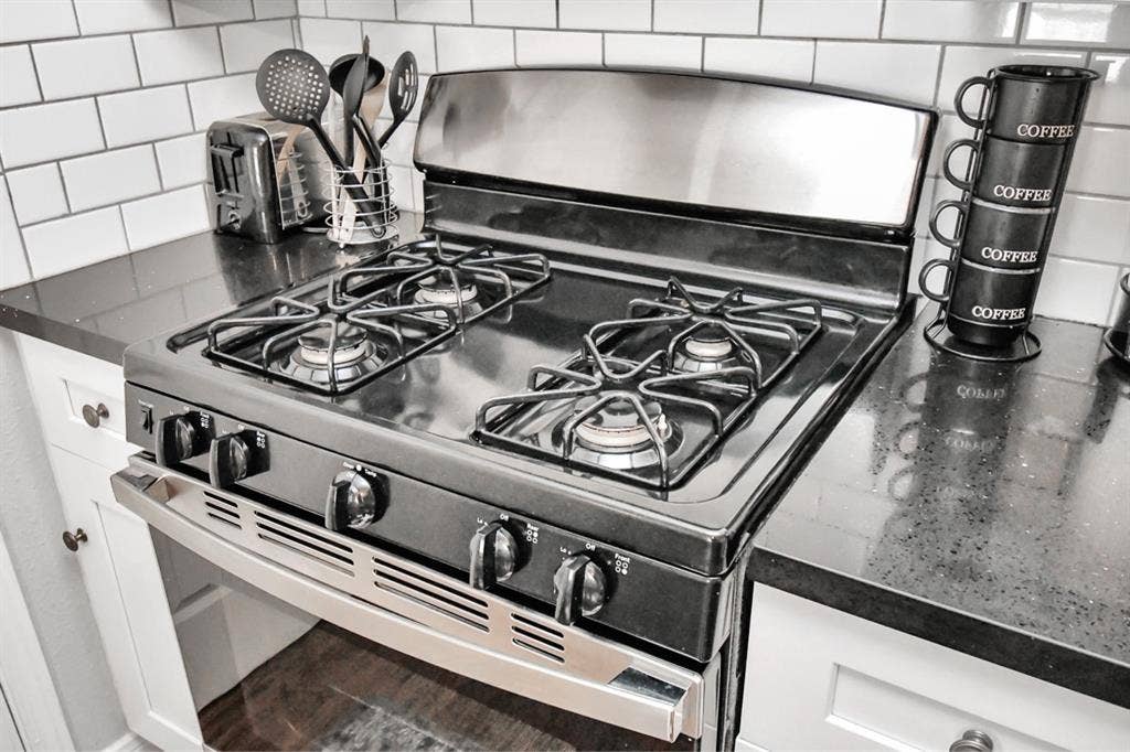 Montrose studio apartment for rent