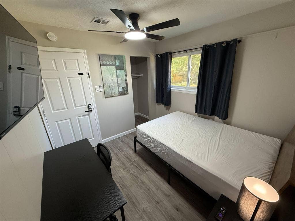 10 BR in Houston