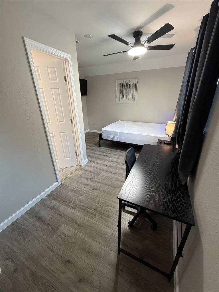 10 BR in Houston