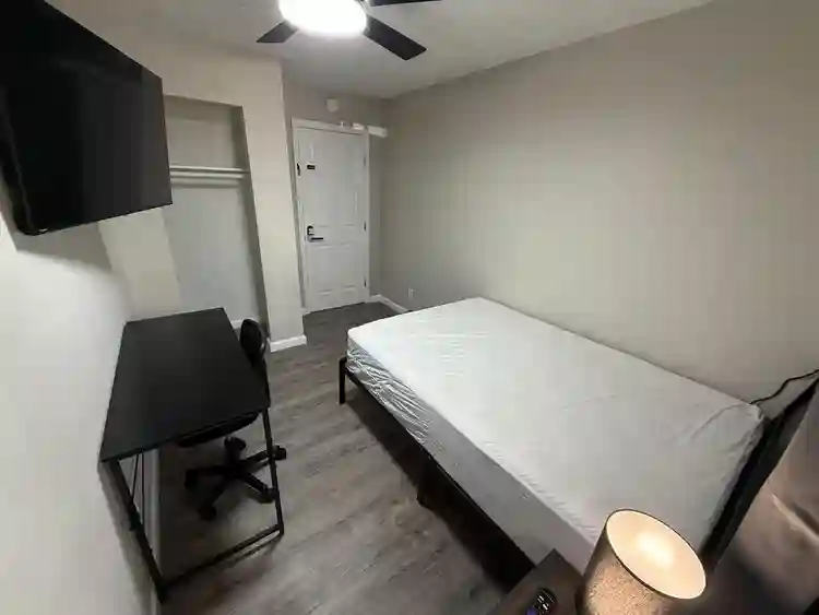 9 BR in Houston