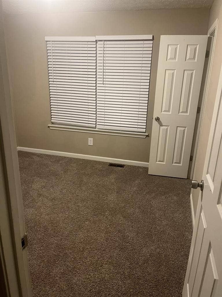 Rooms for rent!