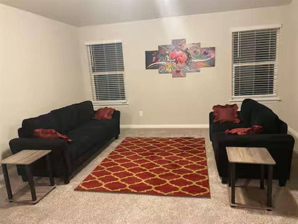 2 BR in Manor