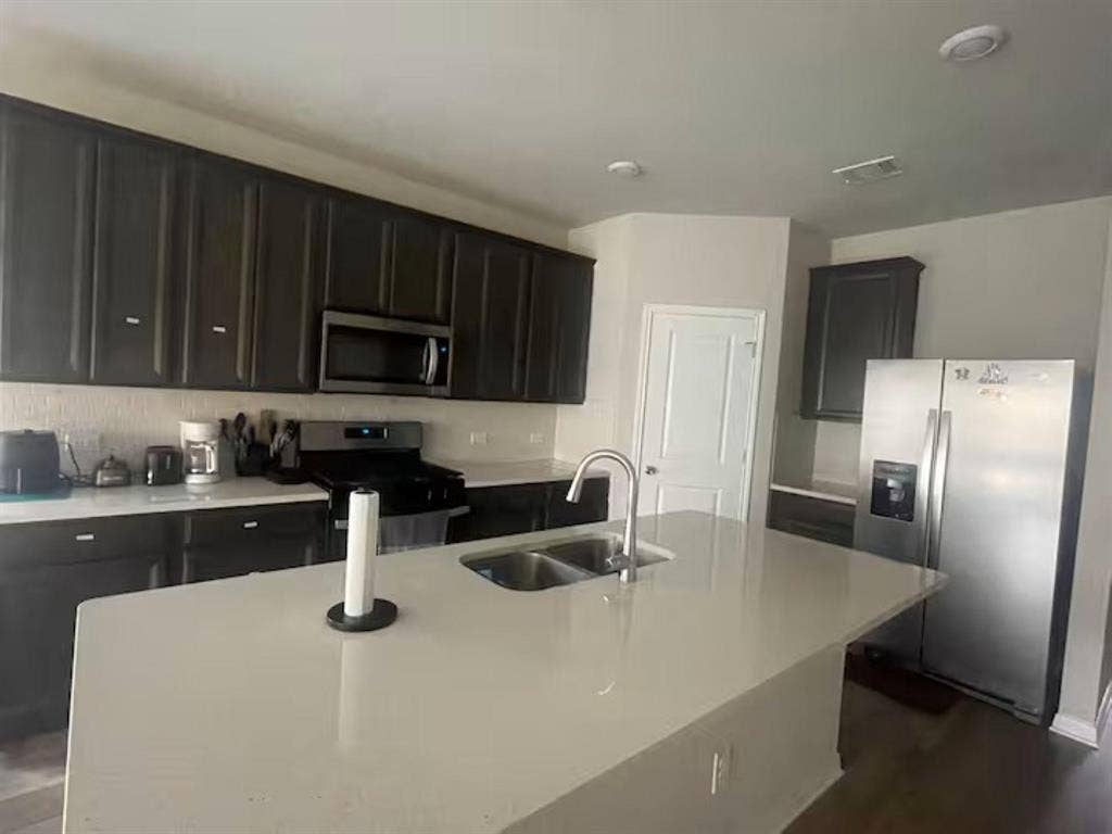2 BR in Manor