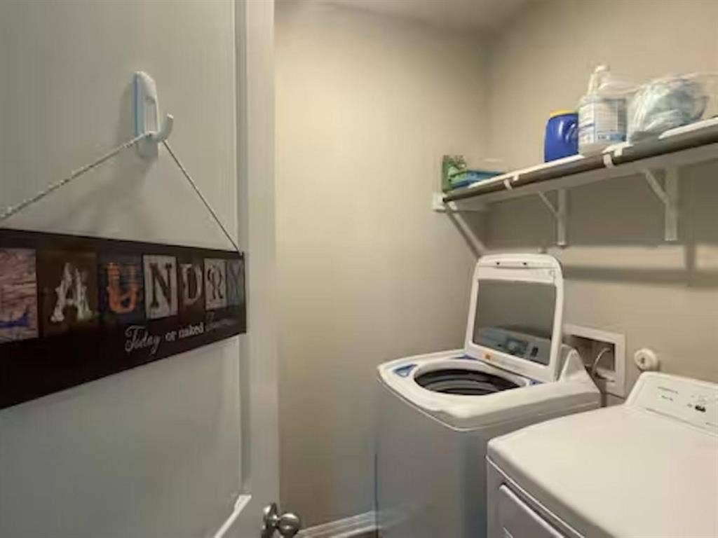 2 BR in Manor