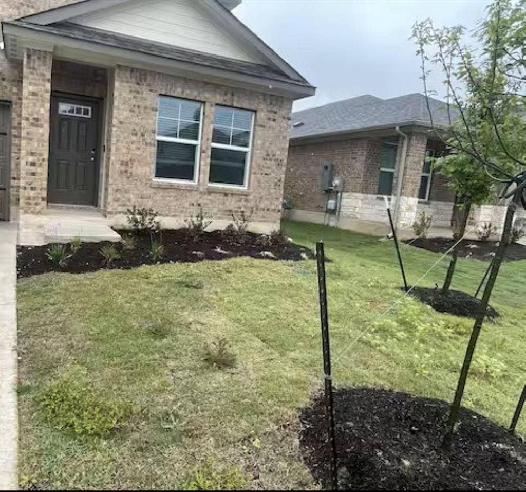 2 BR in Manor