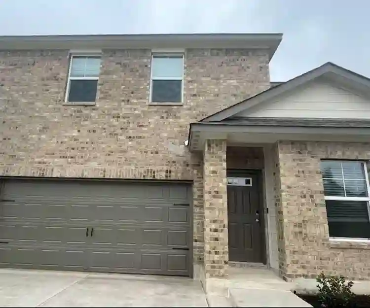2 BR in Manor