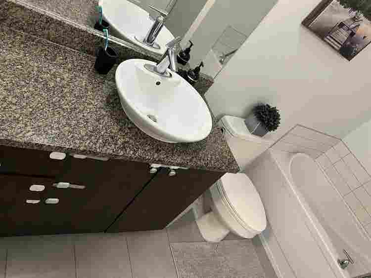 Quiet Room next to metro Longueuil