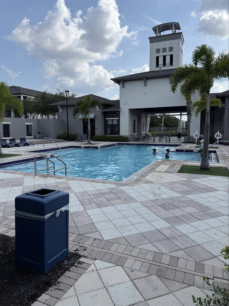 Room for Rent for Men or women.