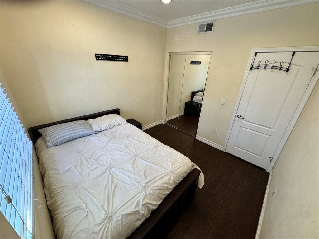 Rooms 4 rent in garden grove