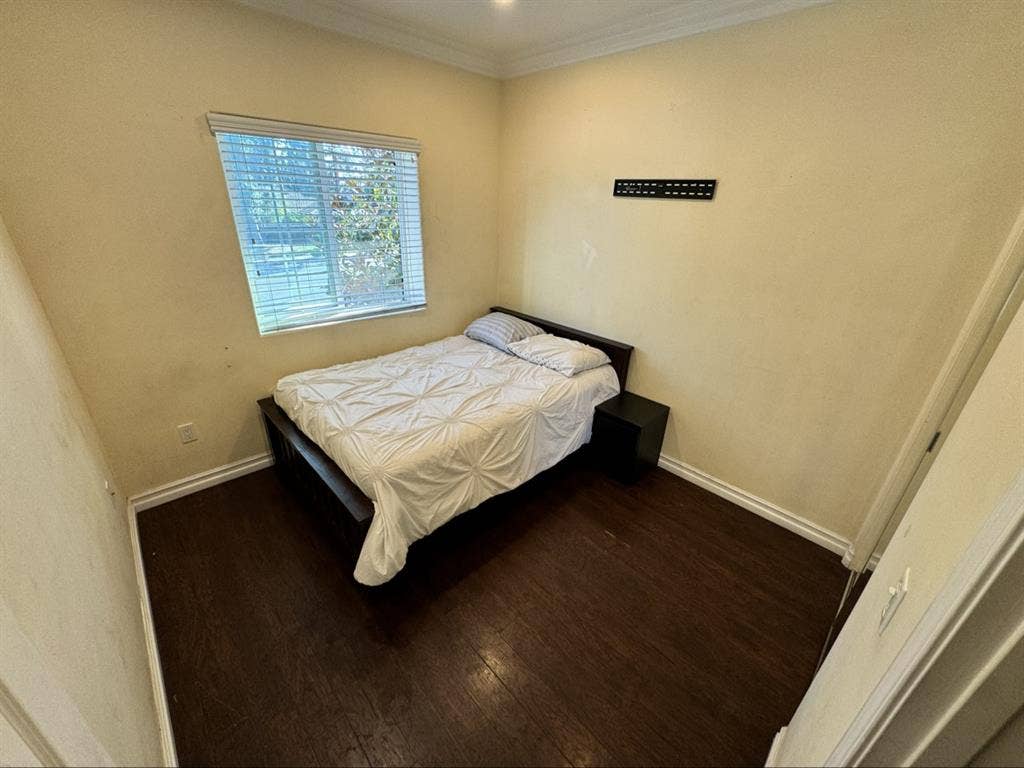 Rooms 4 rent in garden grove