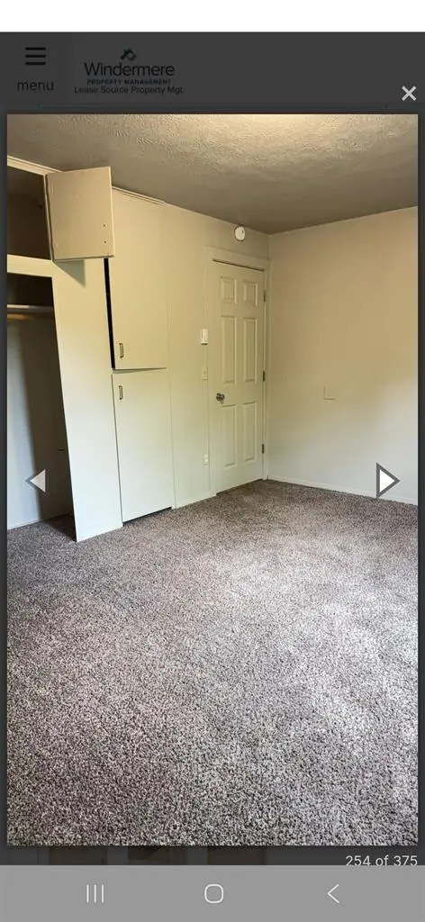 Looking for roommate to move in Dec