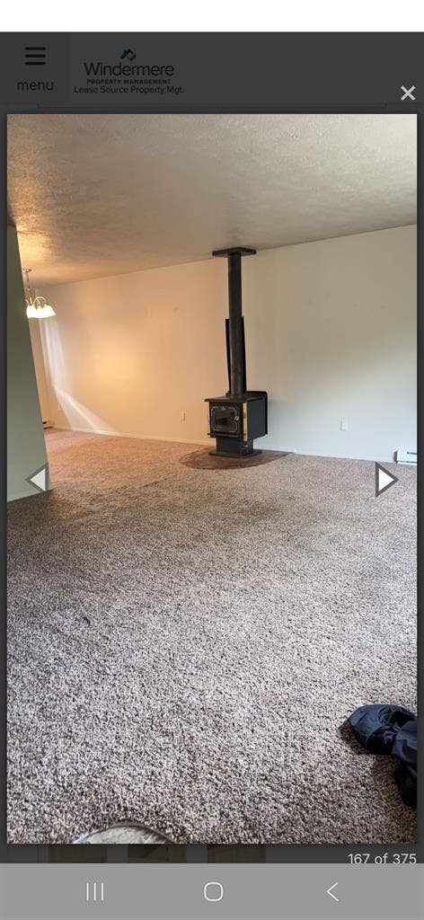 Looking for roommate to move in Dec