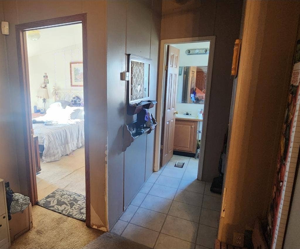 Room (optional furnished) for rent!