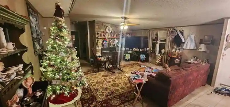 Room (optional furnished) for rent!