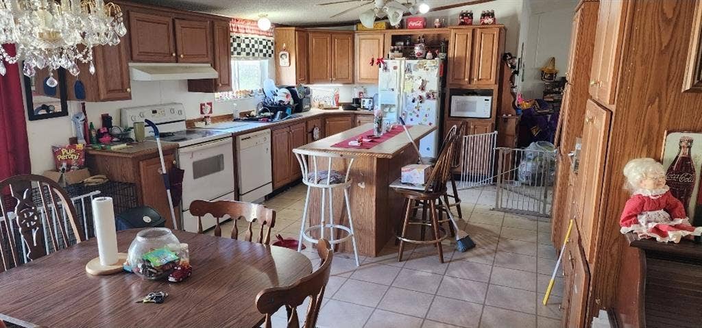 Room (optional furnished) for rent!