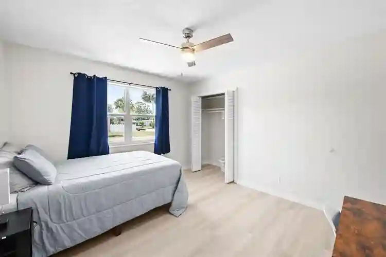 6 BR in Jacksonville