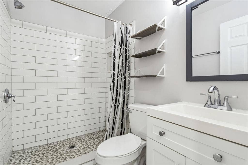 Furnished All Utilities Room