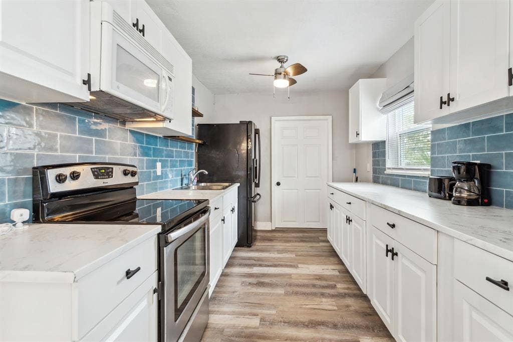 Furnished All Utilities Room