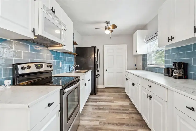 Furnished All Utilities Room