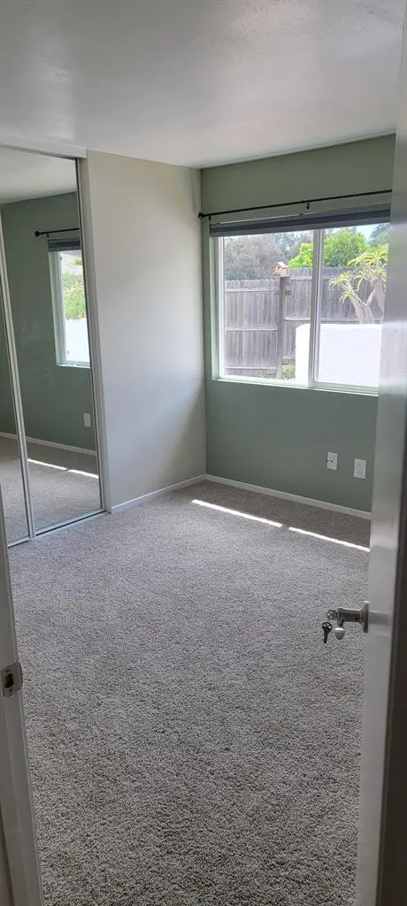 Looking for a housemate