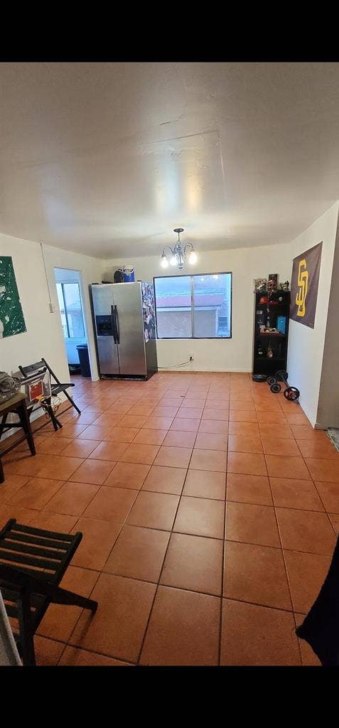 Looking for roommate