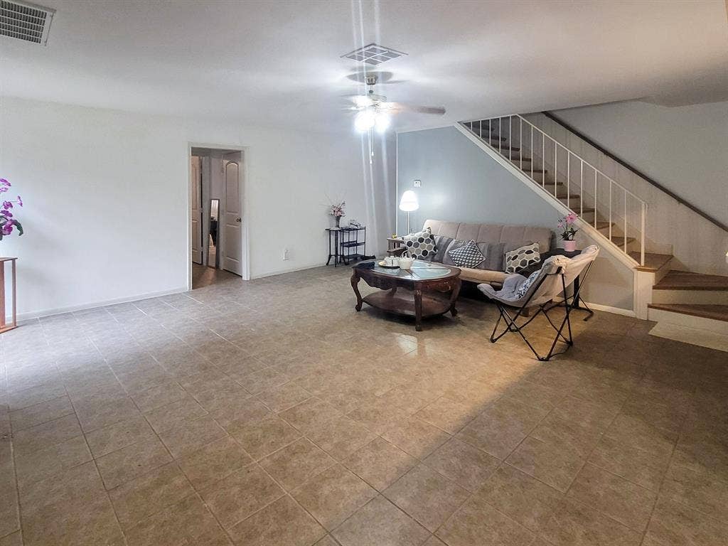 6 BR in Houston