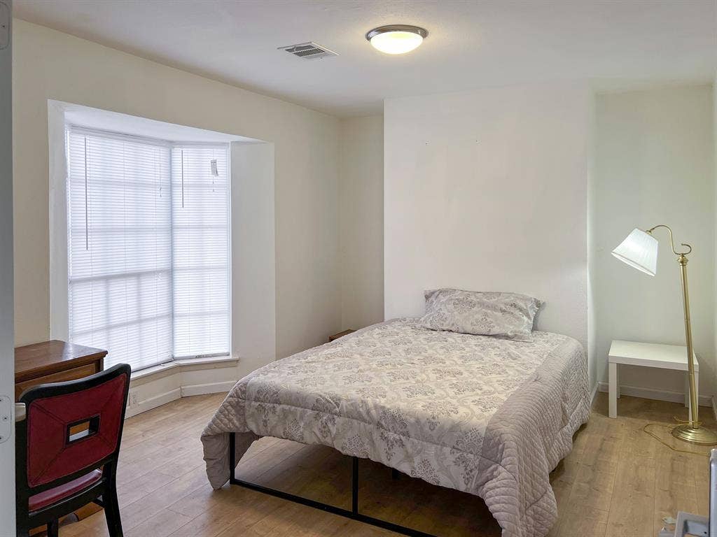 6 BR in Houston