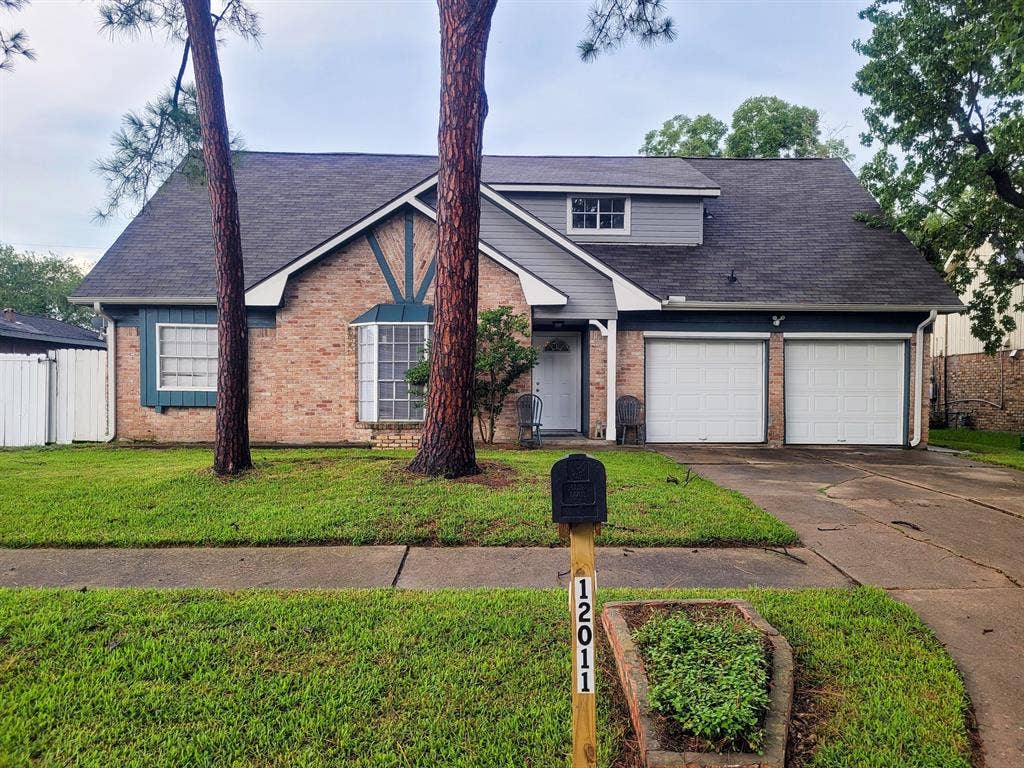 6 BR in Houston
