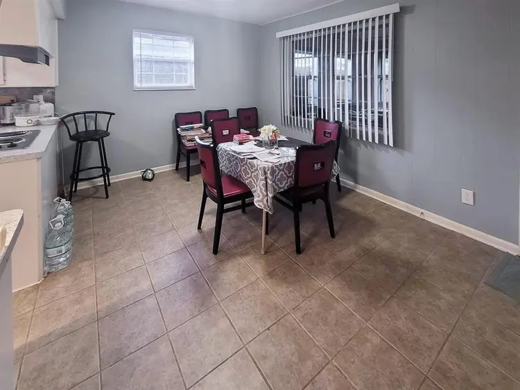 6 BR in Houston