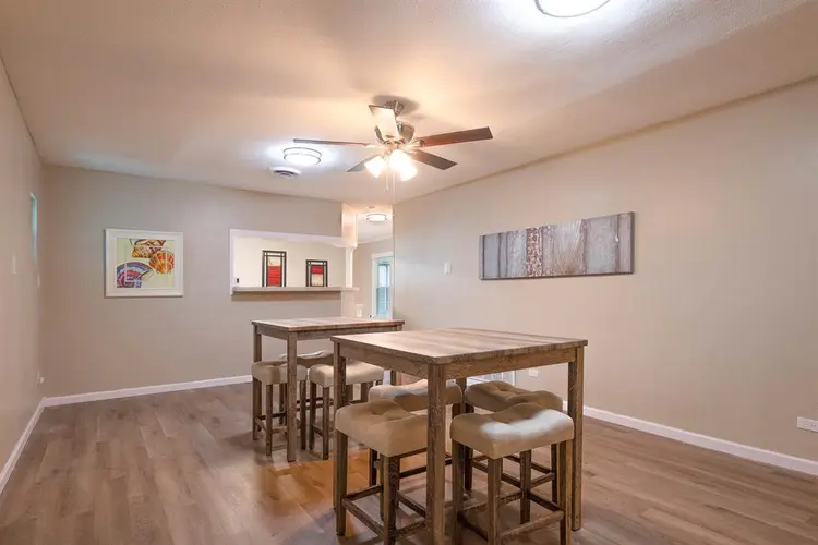 Coastal Rooms...Minutes From Bay