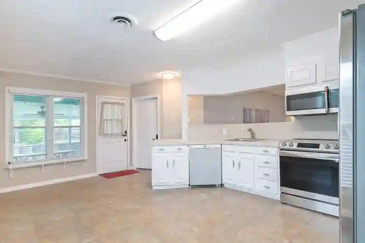 Coastal Rooms...Minutes From Bay