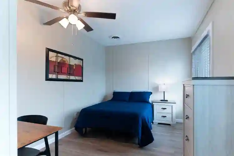 Coastal Rooms...Minutes From Bay