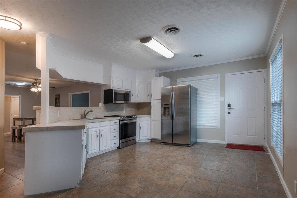 Coastal Rooms...Minutes From Bay