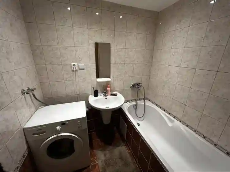 shared room in Jestřebická