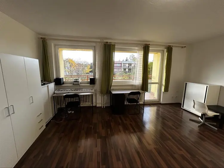 shared room in Jestřebická