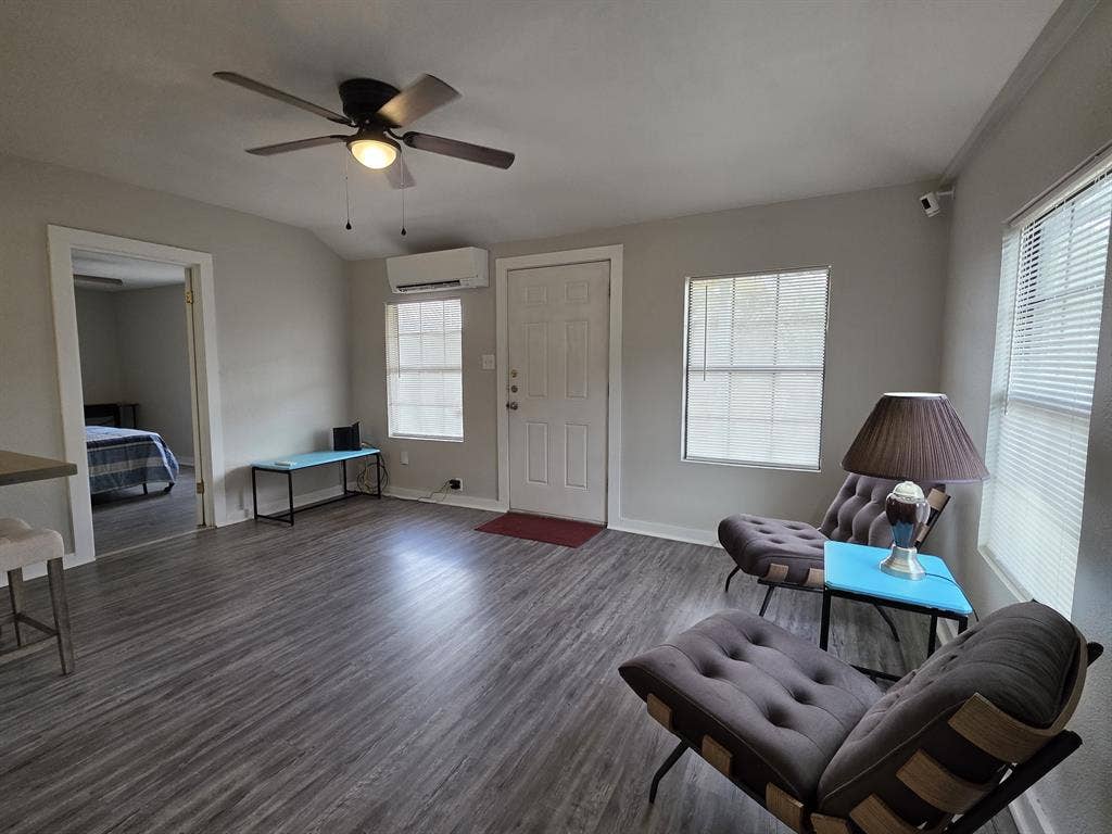 Quiet, Cozy & Clean Temp. Housing!