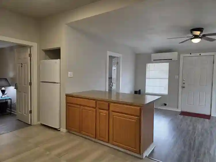 Quiet, Cozy & Clean Temp. Housing!