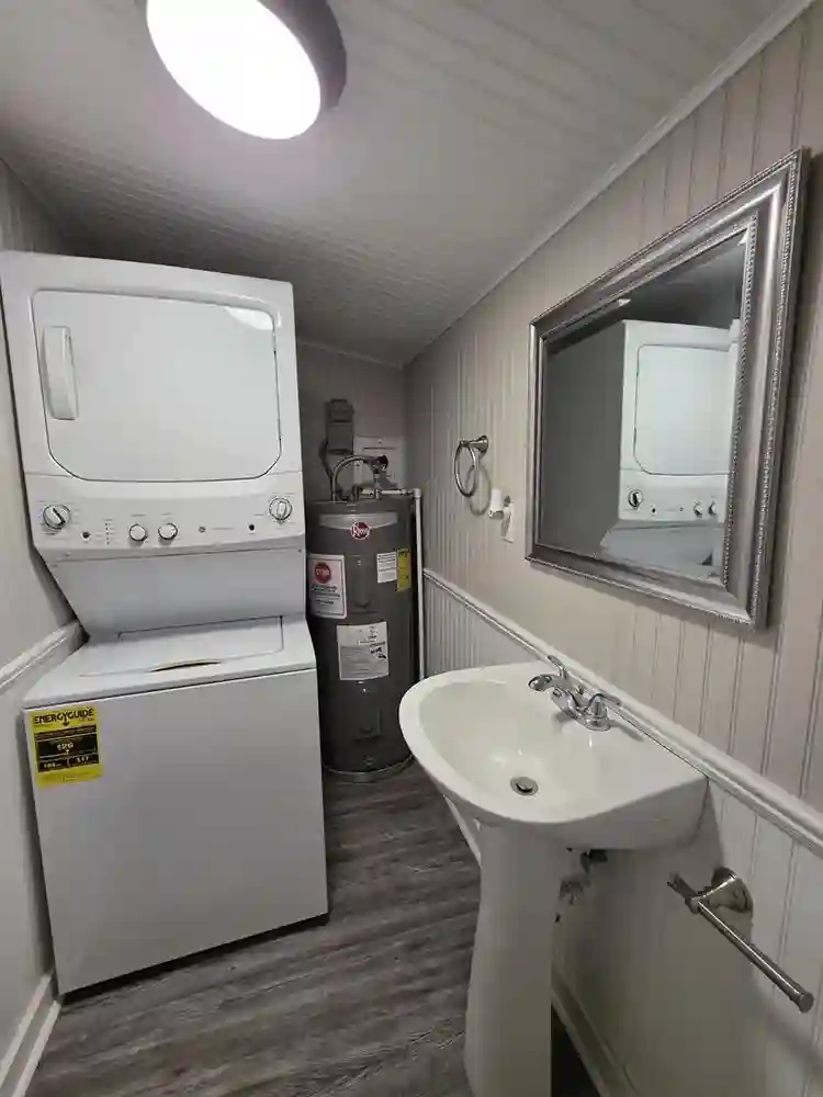 Quiet, Cozy & Clean Temp. Housing!