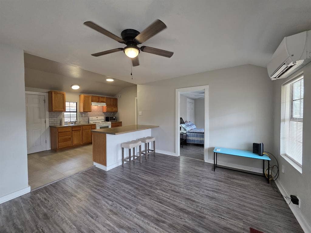 Quiet, Cozy & Clean Temp. Housing!