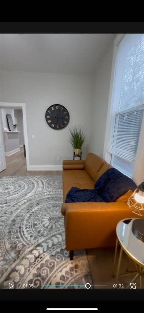 Room for rent 3 mins from UC