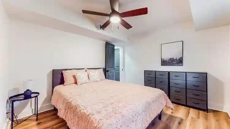 6 BR in Atlanta