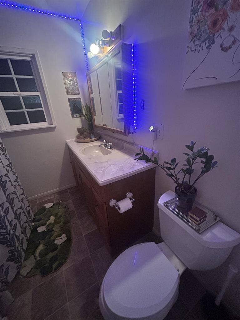 Seeking girl roommate