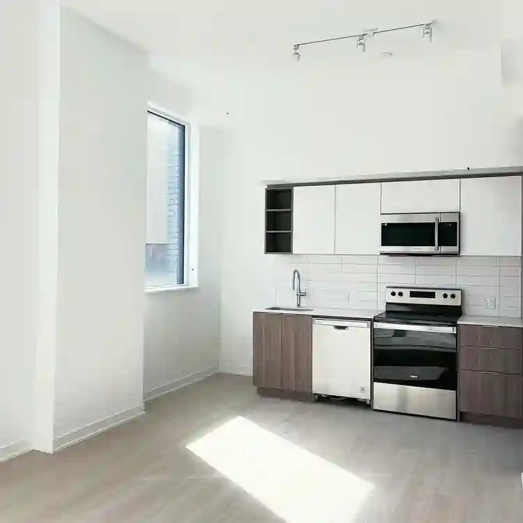 3 Beds 2 Baths Townhouse