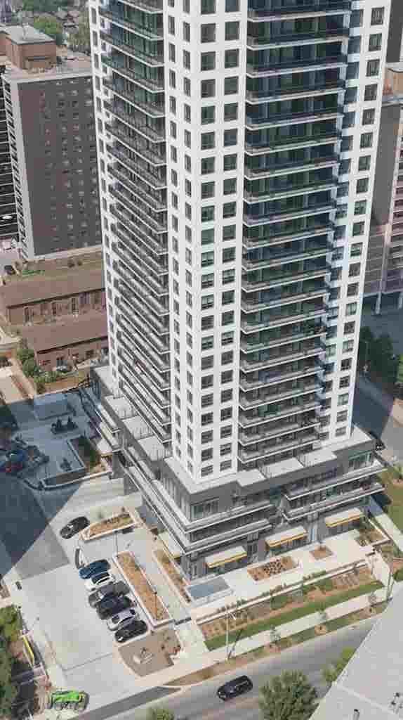 3 Beds 2 Baths Townhouse