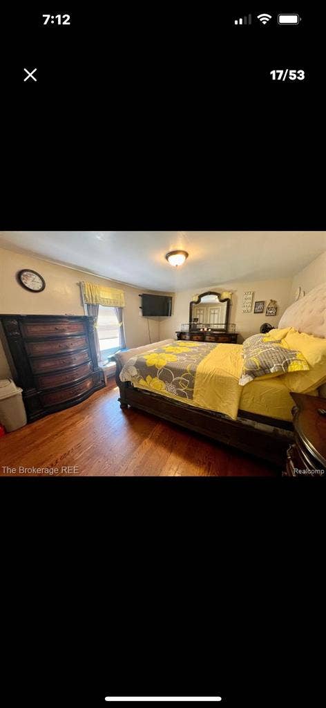 Huge room with 3 closets. Available