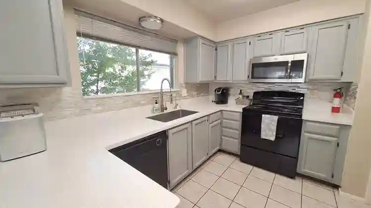 4 BR in Houston