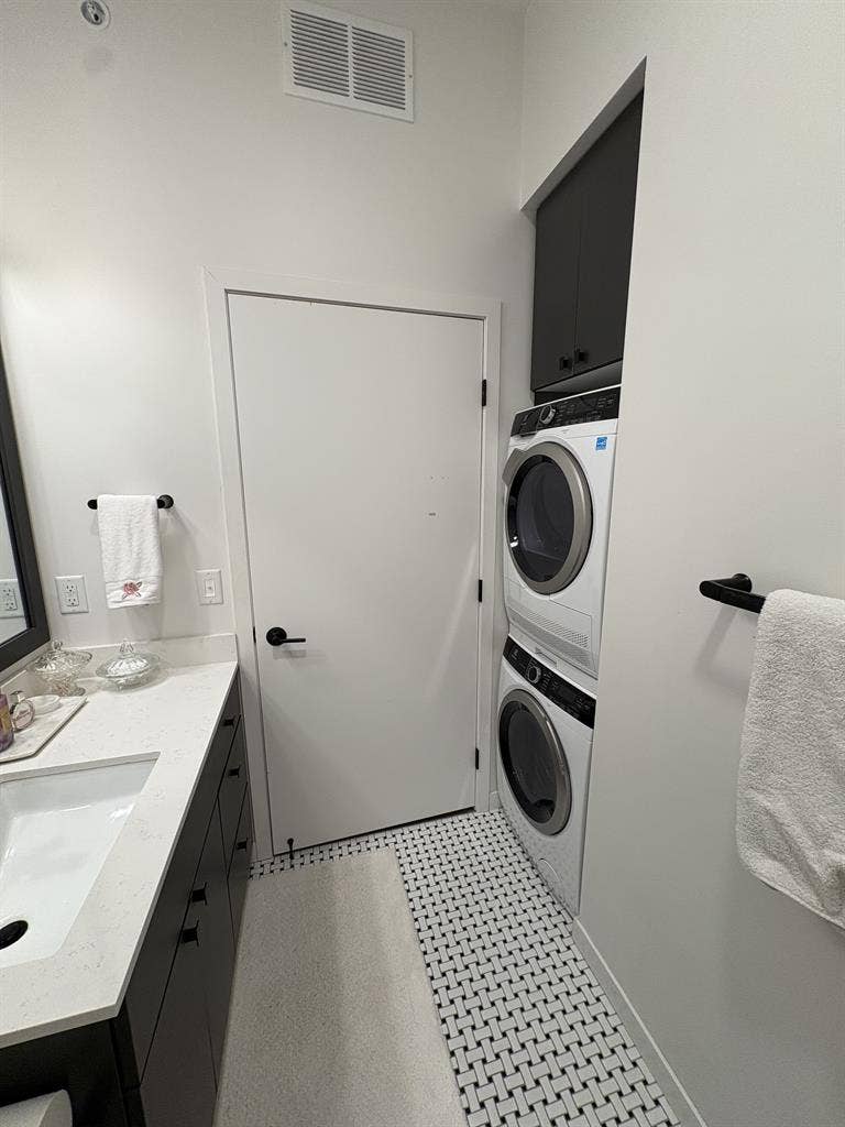 SUBELT NEEDED. FIRST MONTH FREE!!!