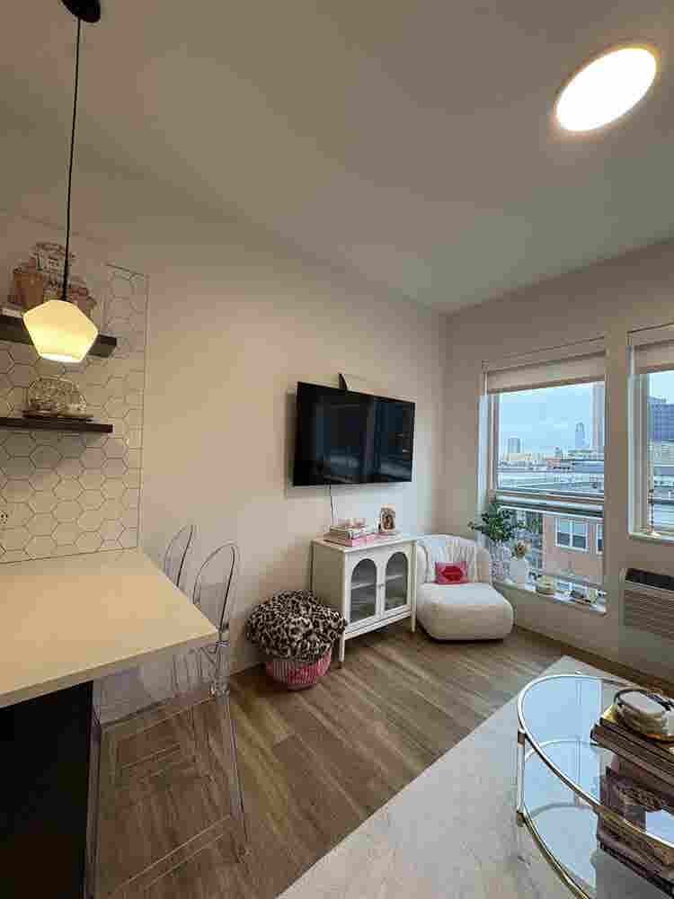 SUBELT NEEDED. FIRST MONTH FREE!!!