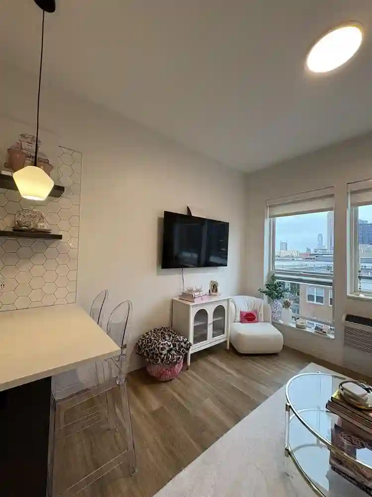 SUBELT NEEDED. FIRST MONTH FREE!!!