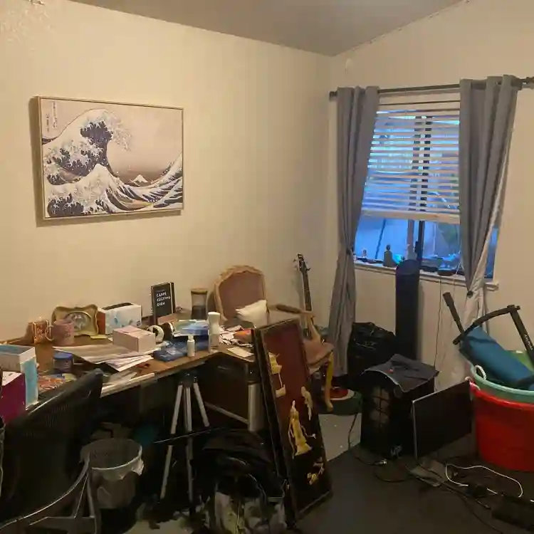 Room for rent with guest bathroom.